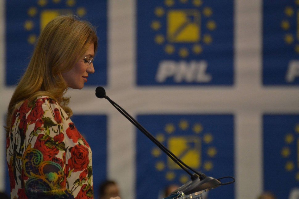 Alina Gorghiu își dă demisia din fruntea PNL