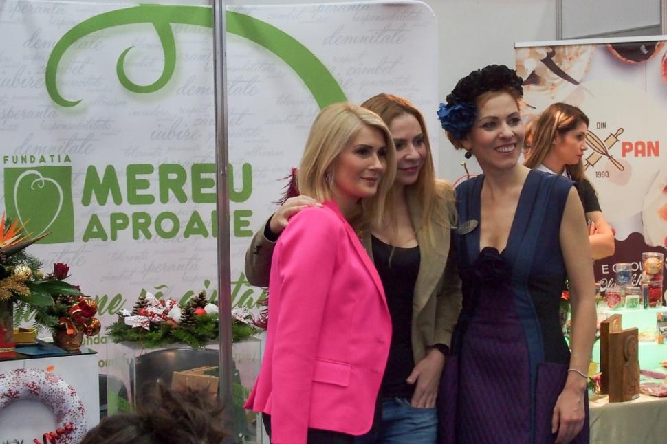 Fundația Mereu Aproape și producătorii români au susținut copiii României la IWA Charity Christmas Bazaar 2016 422541