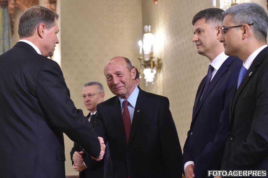 Klaus Iohannis nu neagă posibilitatea ca Traian Băsescu să ajungă prim-ministru. Scenariu incredibil