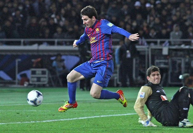  Suarez pune presiune pe Messi