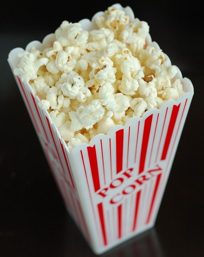 Popcornul, interzis la cinema. Cine a cerut acest lucru