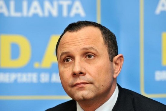 Aurelian Pavelescu, fost președinte PNȚCD, s-a ales cu plângere penală la DNA