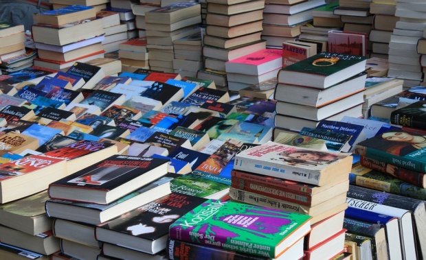 Care a fost cea mai furată carte din librării în 2016
