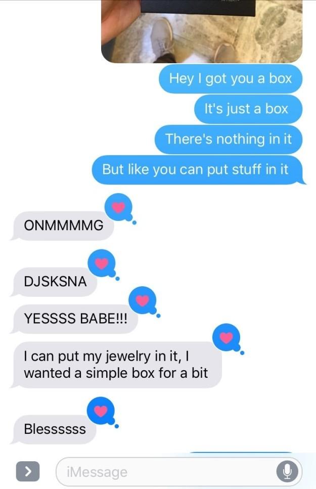 I-a luat iubitei cadou o cutie… goala! Cum a reactionat fata cand a vazut ce a primit 424850