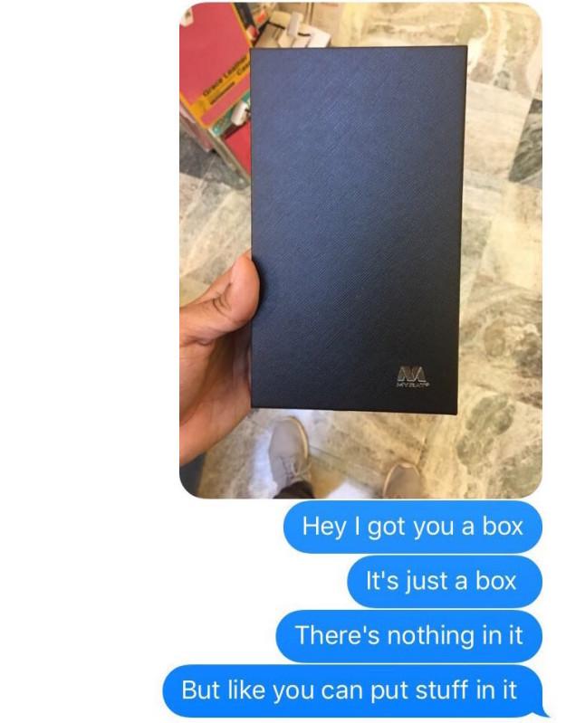 I-a luat iubitei cadou o cutie… goala! Cum a reactionat fata cand a vazut ce a primit 424851