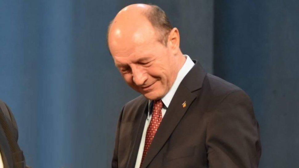 Traian Băsescu trage un semnal de alarmă: ”Avem nevoie de un moment zero!”