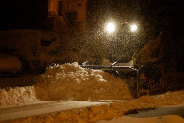 Circulaţie rutieră întreruptă în sud-vestul judeţului Constanţa din cauza ninsorii şi a viscolului 