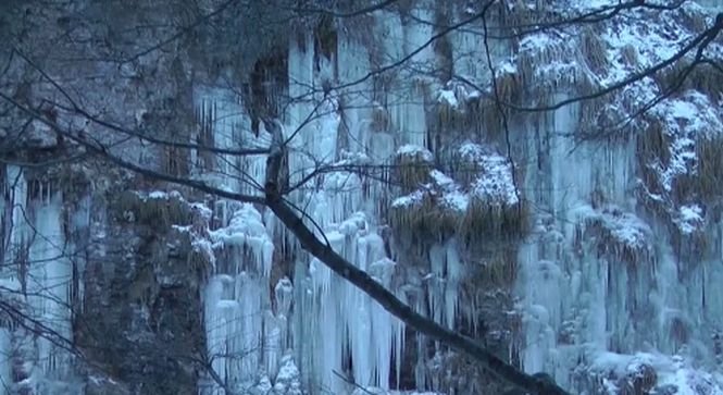 Bigăr, cea mai frumoasă cascadă din lume, a înghețat. Imagini unice - VIDEO