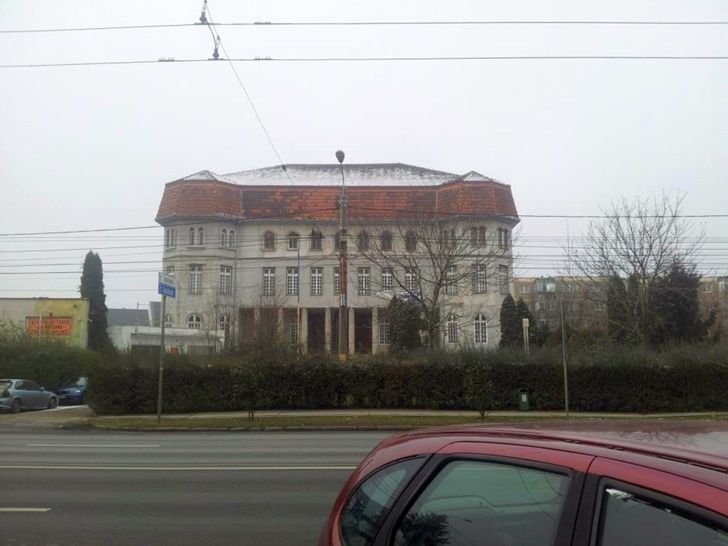 Un palat al romilor din Timișoara este scos la vânzare. Suma cerută de proprietari este fabuloasă 