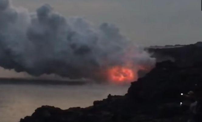 O bucată din Insula Hawaii s-a prăbuşit în ocean - VIDEO spectaculos