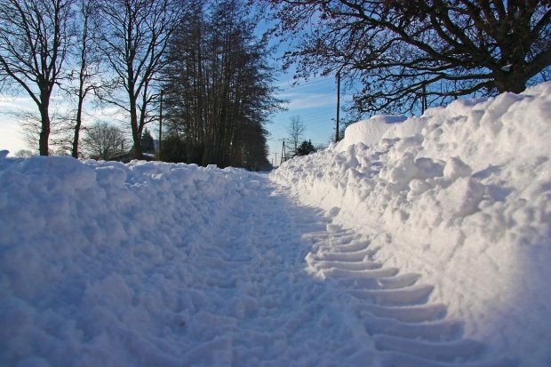 Ninsori viscolite în România. Locurile unde zăpada troienită măsoară 2 metri