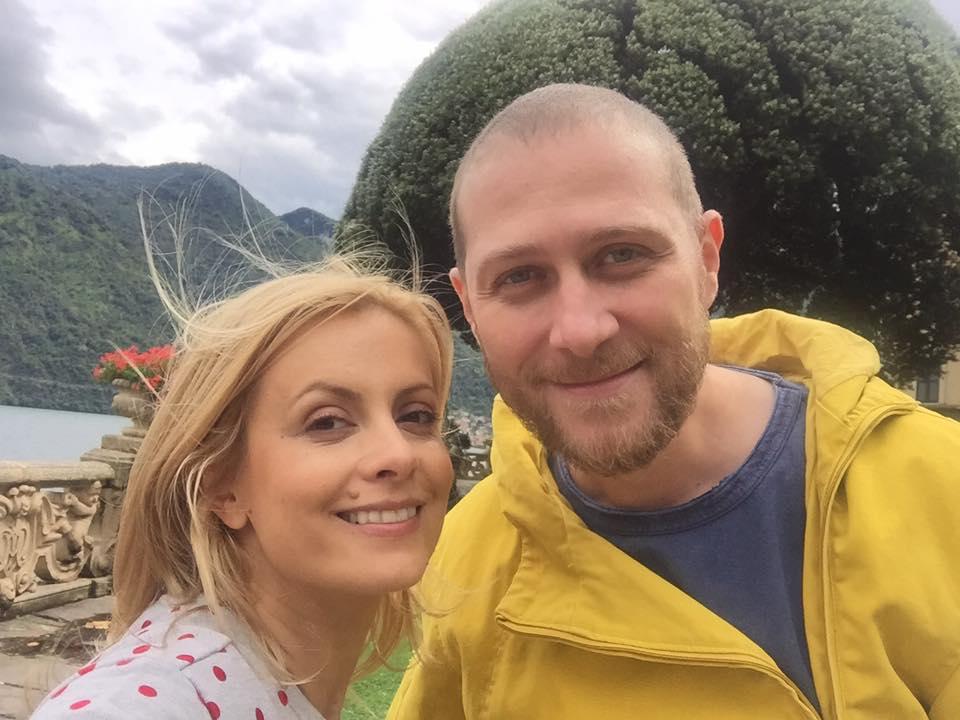 Simona Gherghe este însărcinată. Prezentatoarea a anunțat oficial: „Suntem pregătiţi! Vine bebe! Cea mai frumoasă aşteptare!” 427021