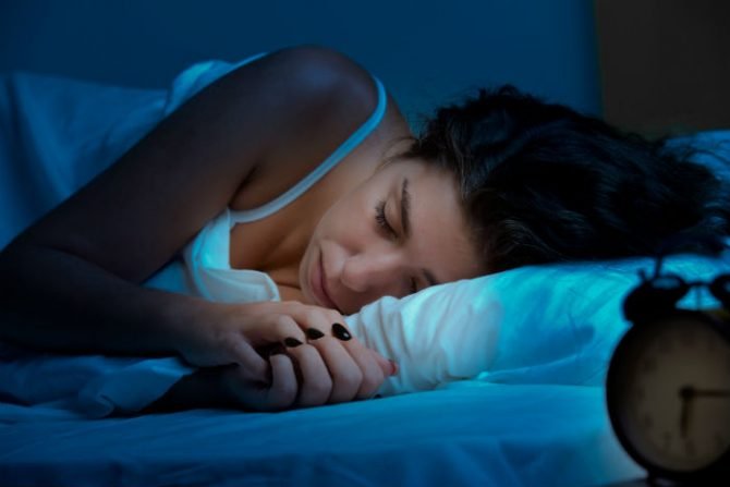 Cel mai eficient mod de dormi! Nimeni nu il incearca, dar este folosit inca din Antichitate!