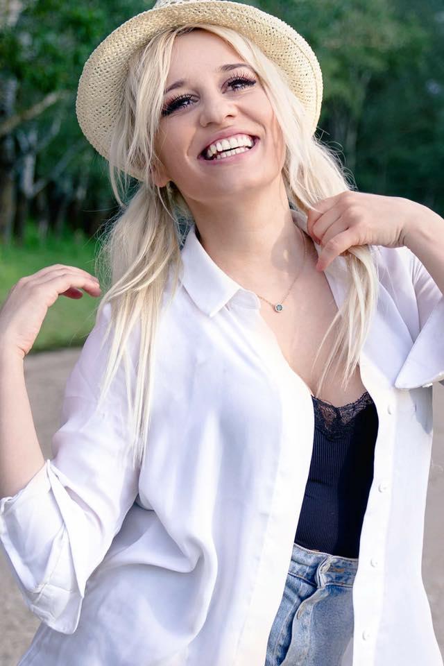 Dan Capatos prezintă la Antena 1 „Xtra Night Show”. Când intră „pe sticlă” emisiunea 427352