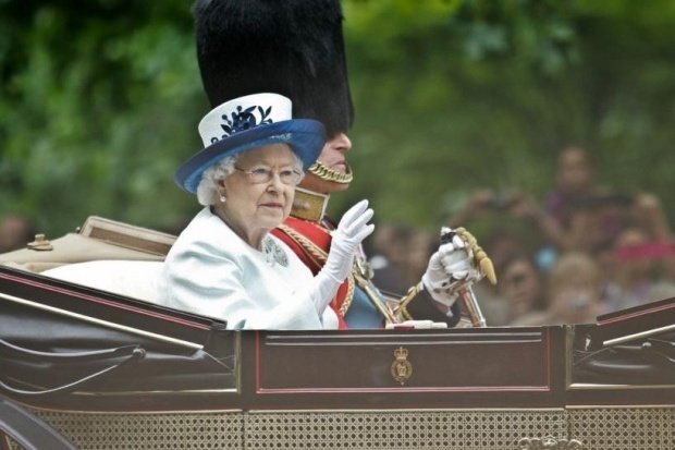 Prima apariție publică a reginei Elisabeta a II-a a Marii Britanii, după o perioadă în care a fost bolnavă VIDEO