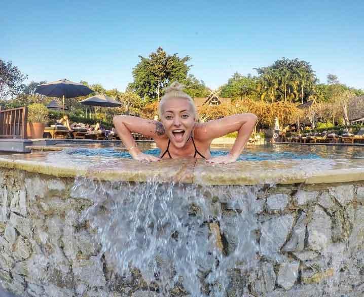 Delia a plecat in tarile calde! Detaliul pe care fanii l-au vazut cand s-a dezbracat 427519