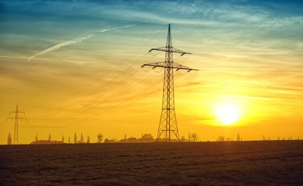 Transelectrica estimează pentru luni seară cel mai mare consum de electricitate din ultimii 17 ani 
