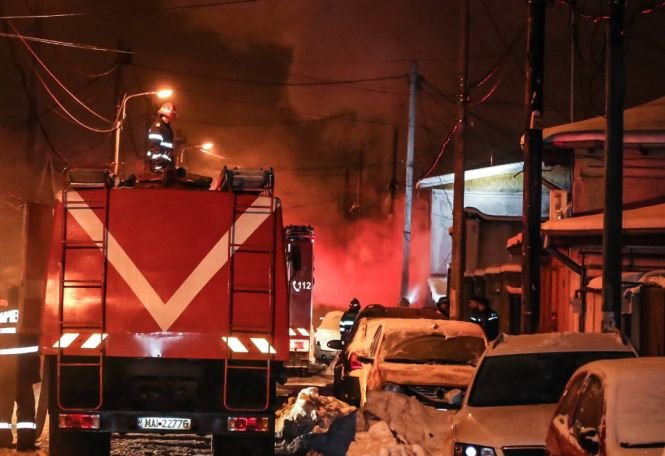 Un bărbat din Neamț a făcut infarct și a murit când a văzut că i-a luat foc casa