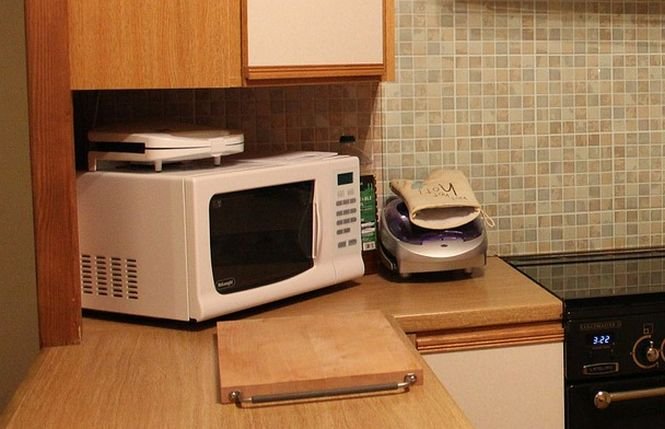Adevărul despre cuptoarele cu microunde. Cât de sigure sunt pentru prepararea alimentelor?