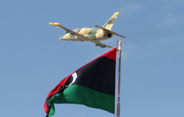 Conflictul din Libia escaladează. Clădiri guvernamentale din Tripoli, ocupate de forţe loiale unui autointitulat premier