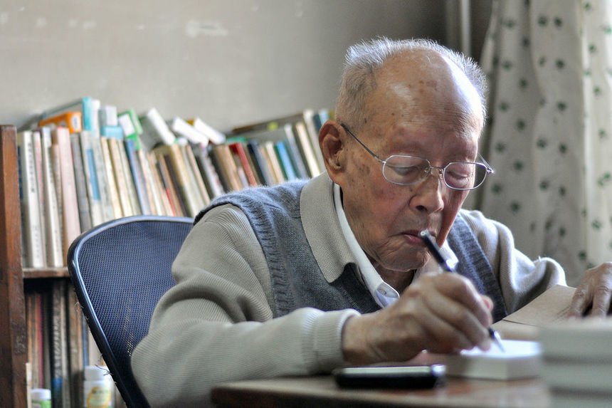A murit Zhou Youguang, inventatorul sistemului de scriere Pinyin