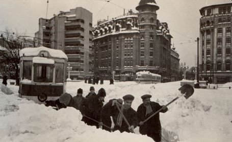 Marele Viscol al Secolului XX: Zăpezi de peste cinci metri, funcţionarii au deszăpezit cot la cot cu soldaţii 