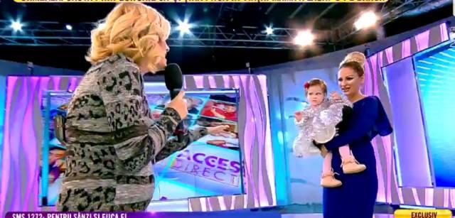 Surpriză uriașă pentru fanii Simonei Gherghe. Ce au observat azi, când vedeta a intrat în direct la Acces Direct. Este foarte evident deja 429150