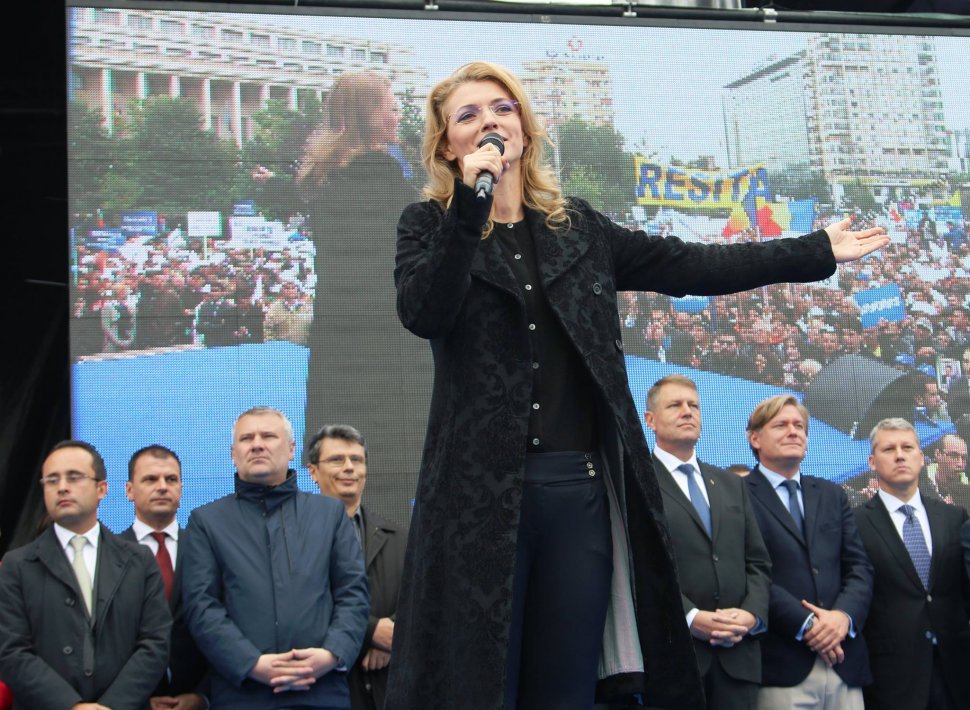 Alina Gorghiu, atac furibund: „Domnule Dragnea, hai cu legile în Parlament, nu pe furiș, ca hoțul”