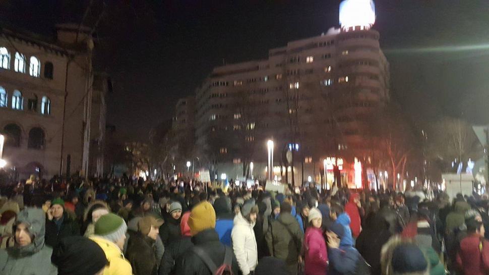 Proteste în Capitală și în țară împotriva legii graţierii. Câteva mii de oameni au ieșit în stradă 429378