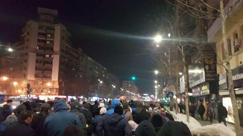 Proteste în Capitală și în țară împotriva legii graţierii. Câteva mii de oameni au ieșit în stradă 429402