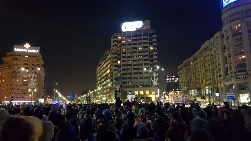 Proteste în Capitală și în țară împotriva legii graţierii. Câteva mii de oameni au ieșit în stradă 429403