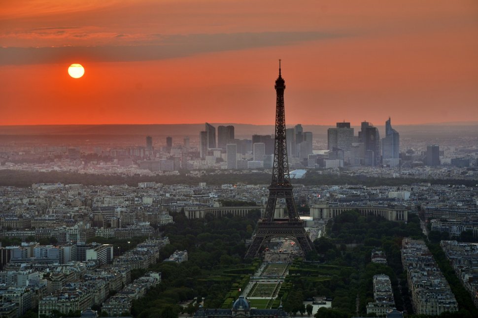 Stare de panică la Paris! Lupii dau târcoale capitalei franceze