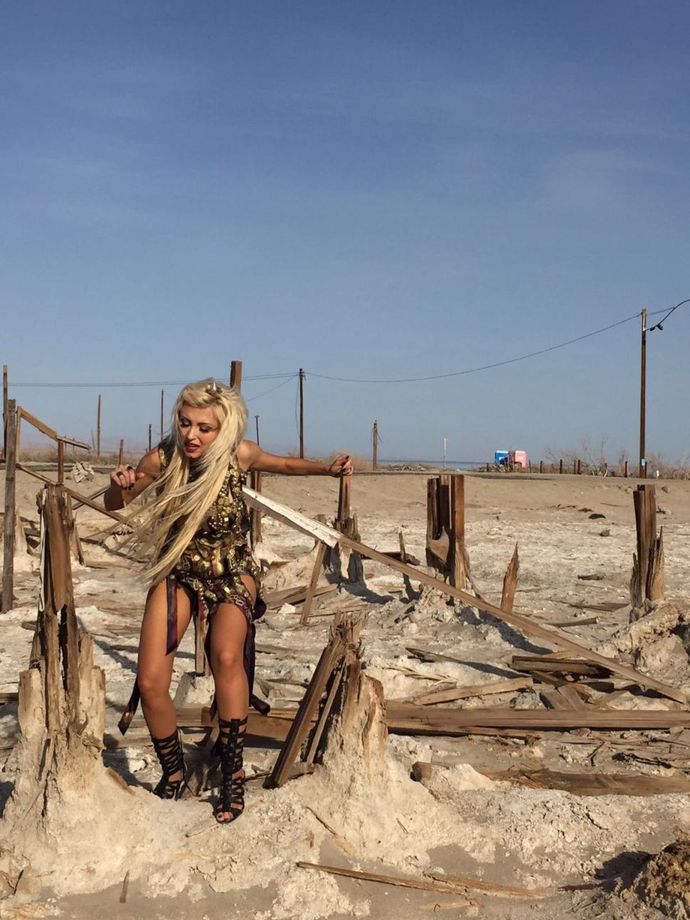 Andreea Bălan, prima piesă după ce a devenit mămică: Sens Unic - VIDEO 429476