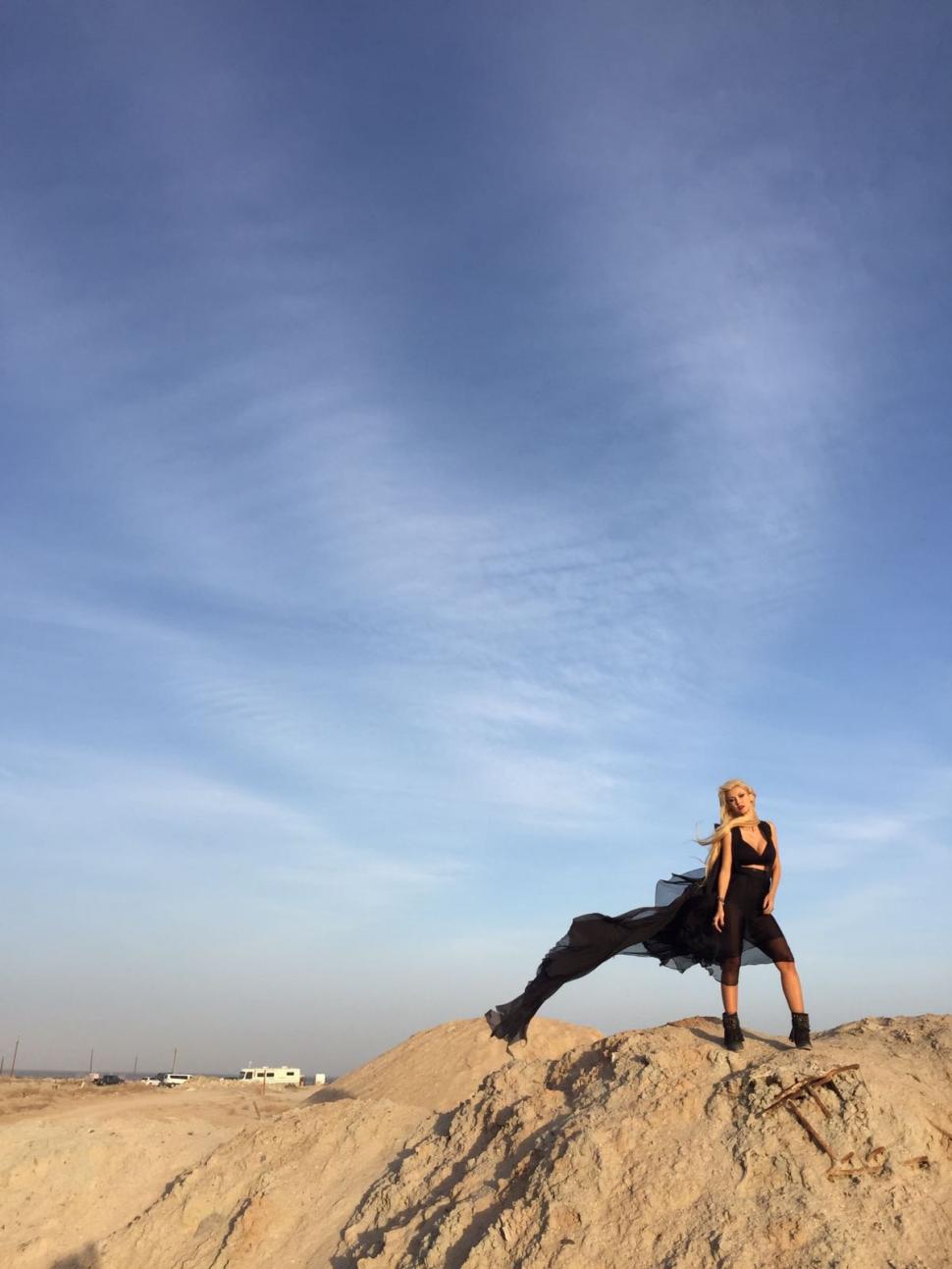 Andreea Bălan, prima piesă după ce a devenit mămică: Sens Unic - VIDEO 429477