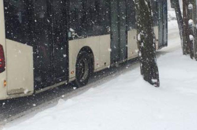 Un autobuz din Buzău a circulat până la capăt de linie cu un pasager mort. Cei din jur au crezut că doarme