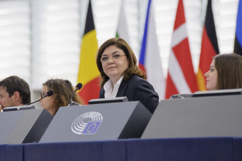 Adina Vălean, primul român-preṣedinte de comisie parlamentară în Parlamentul European