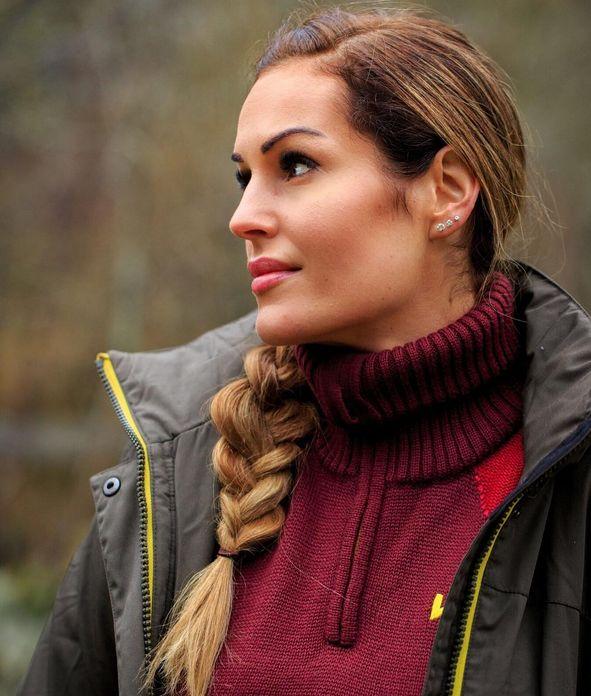 Când iese pe stradă, toți bărbații întorc capul după ea. Zeci de mii de oameni sunt fascinați de ce poate să facă această tânără - FOTO 430567