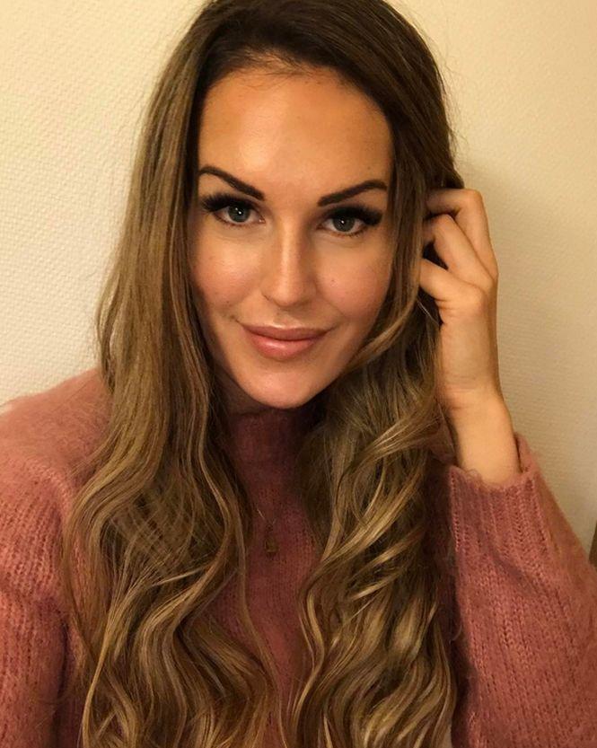 Când iese pe stradă, toți bărbații întorc capul după ea. Zeci de mii de oameni sunt fascinați de ce poate să facă această tânără - FOTO 430570