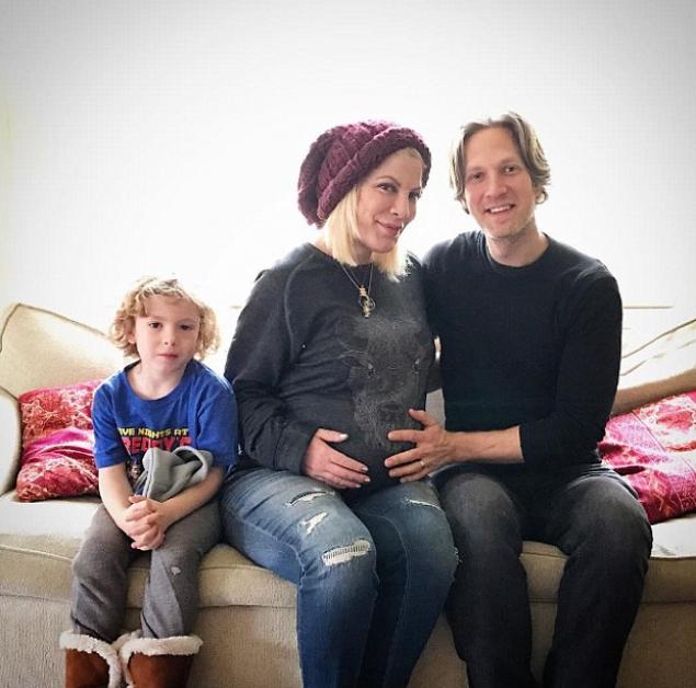 Și-a arătat burta de gravidă cu câteva săptămâni înainte sa nască! Cât de mult s-a schimbat blondina din cauza sarcinii! Despre ce mare vedetă e vorba 430478