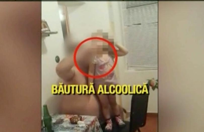 Imagini socante in Romania! Ce este pusa o fetita de 3 ani sa faca - Chiar parintii o indeamna in timp ce o filmeaza 431170