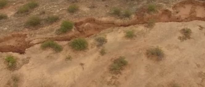 O fisură de peste trei kilometri a fost descoperită în deşertul din Arizona. Ce spun experții - VIDEO
