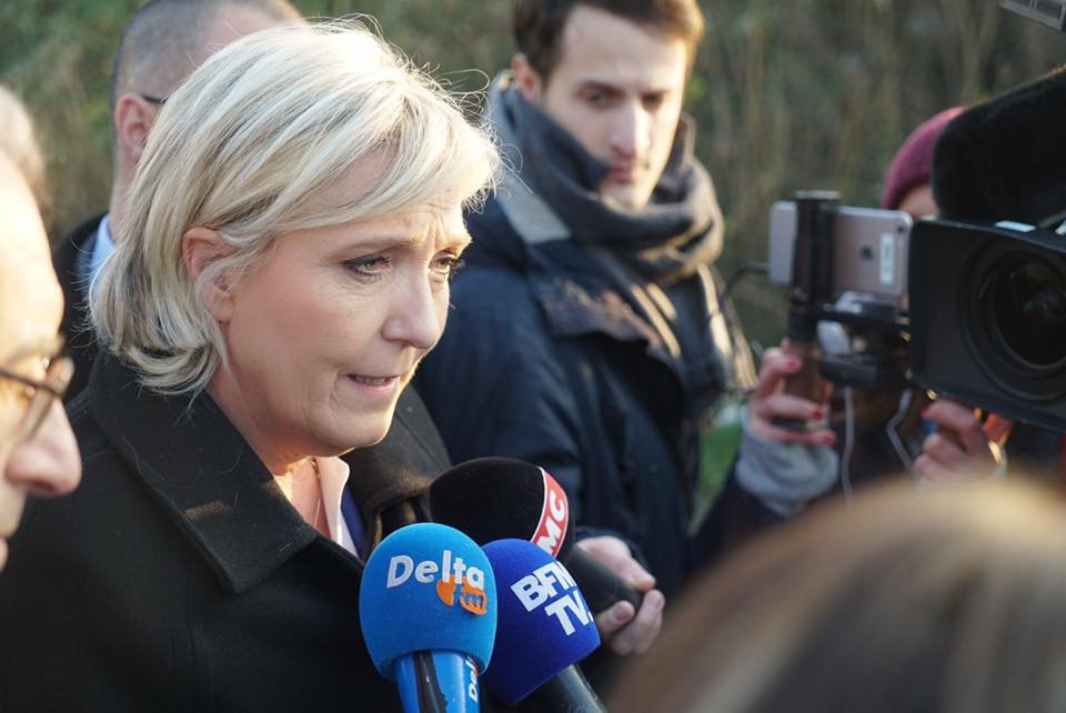 Exremista Marine Le Pen, favorită în sondajele pentru alegerile prezidențiale din Franța