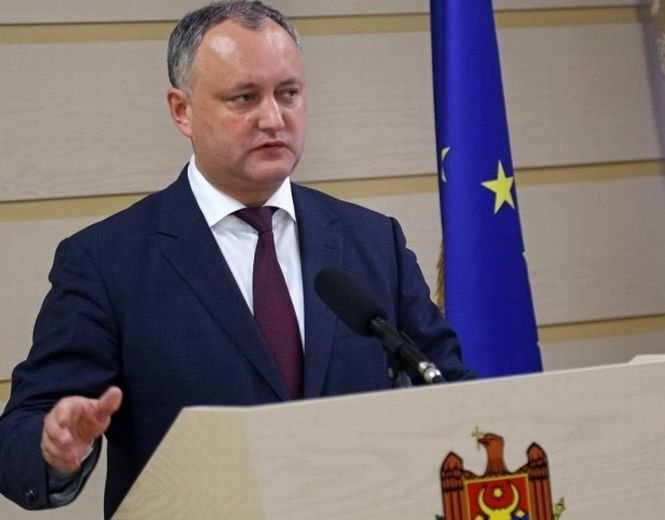 Igor Dodon vrea să schimbe steagul Republicii Moldova