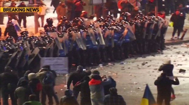 Jandarmii au reținut șase persoane după violențele din Piața Victoriei