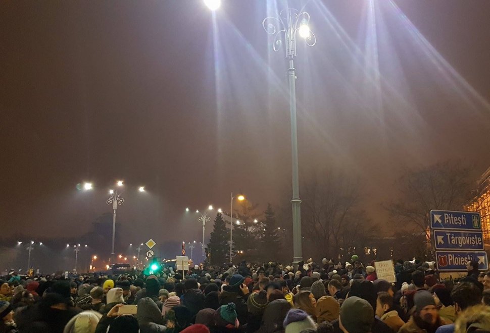 Peste 500 de oameni protestează la Brăila, nemulțumiți de modificarea Codurilor penale