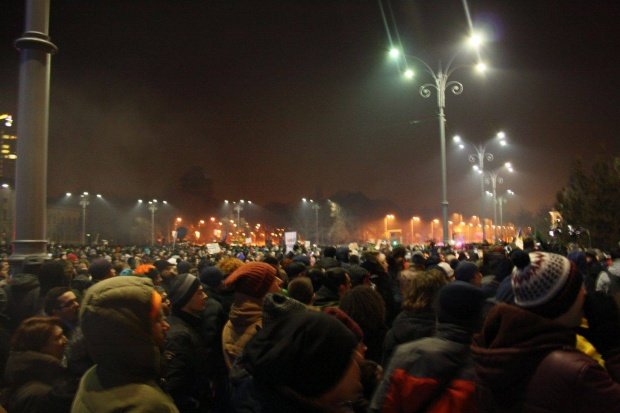 A șaptea seară de proteste în Capitală și în țară. Oamenii au cerut demisia Guvernului Grindeanu