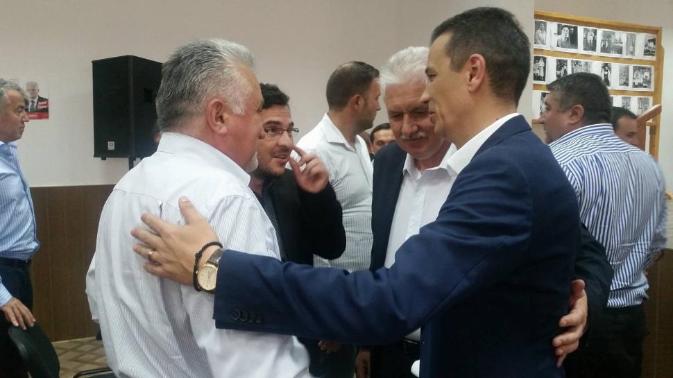 Superstiția ascunsă a lui Sorin Grindeanu. Accesoriul de care premierul nu se desparte niciodată (FOTO) 432390