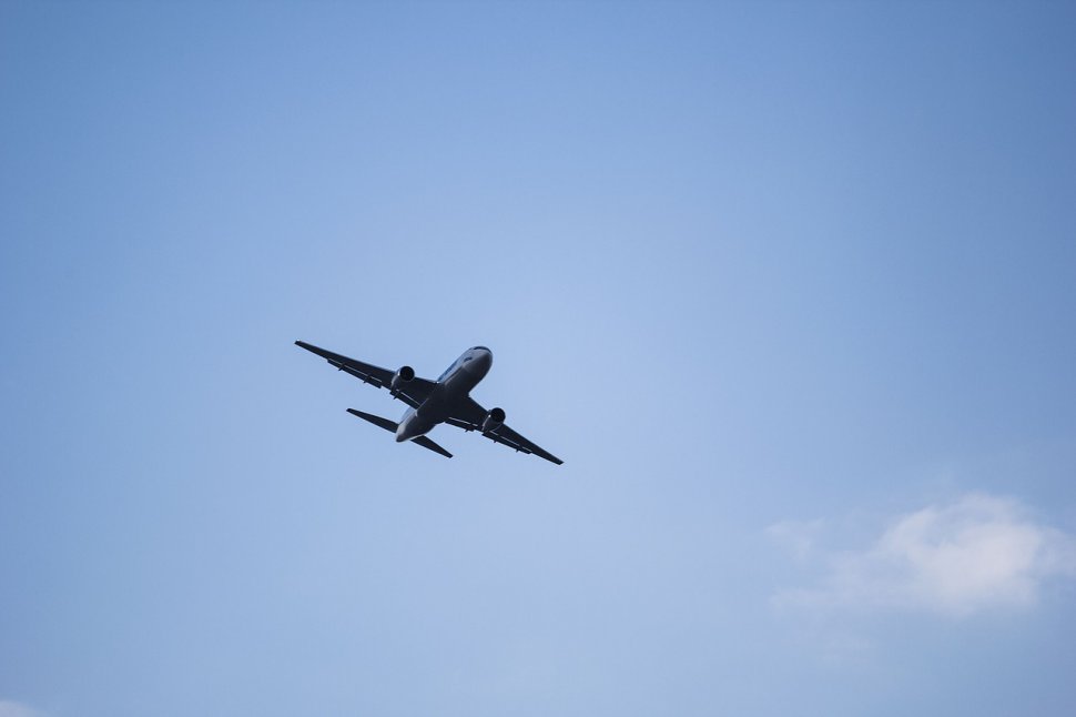 Alertă în Marea Britanie. Un avion de pasageri a fost luat sub escortă de avioanele de luptă, din cauza unui incident la bord