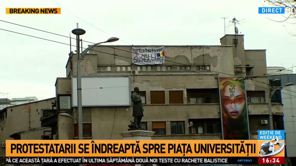 Cele mai spectaculoase imagini de la protestele din Piața Victoriei FOTO 432612