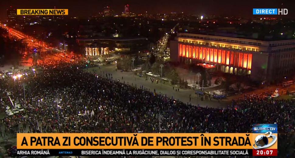 Cele mai spectaculoase imagini de la protestele din Piața Victoriei FOTO 432625
